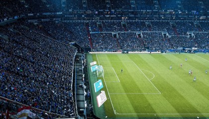 ky体育中国-世界冠军争夺战：两位王者世纪对决